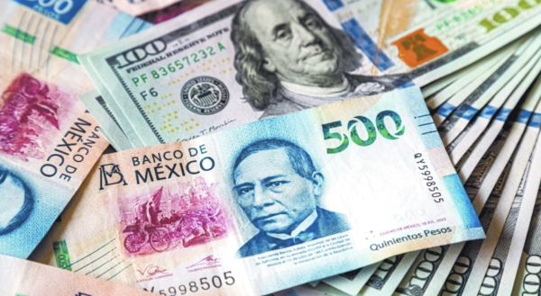 Peso mexicano revierte caída ante al dólar por esperanzas de una reunión entre EU e Irán