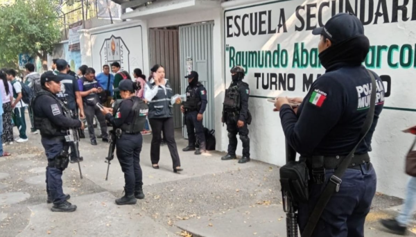 Evacuan a cerca de mil estudiantes de secundaria en Chilpancingo ante amenaza de ataque armado