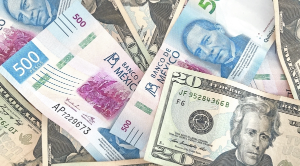 Peso mexicano se deprecia frente al dólar por dudas sobre conversaciones entre EU e Irán