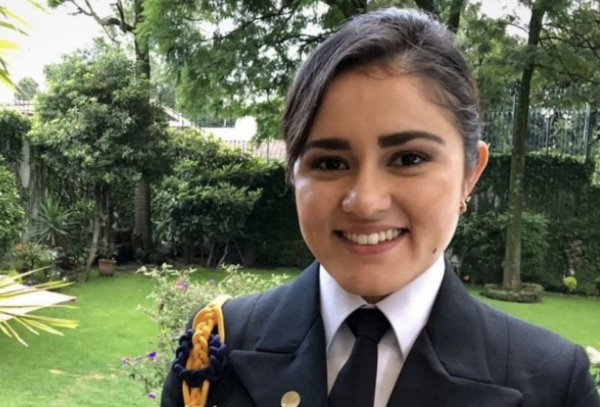 Padres de la teniente Cházaro que murió después de denunciar acoso sexual en la Marina piden a Sheinbaum y al secretario que se haga justicia