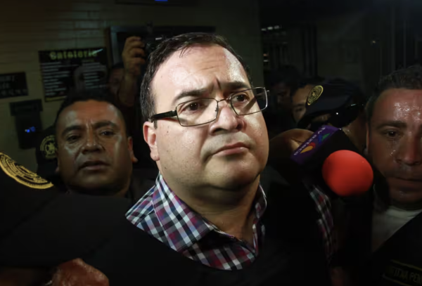 Javier Duarte concluye sentencia de 9 años, pero permanecerá en prisión por nuevo proceso