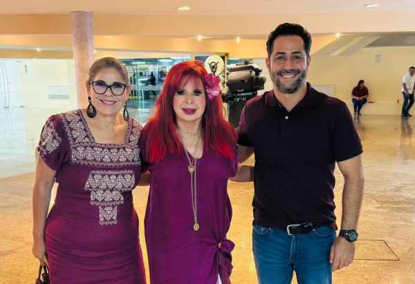 Sansores se adelanta a Morena y presenta a su ‘corcholata’ para Campeche en 2027