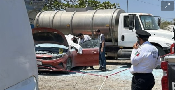 Asesinan a exsubdirector policial de Puerto Vallarta y luego lo intentan calcinar