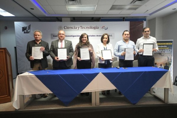 Participa rector de la UACH en conversatorio: 