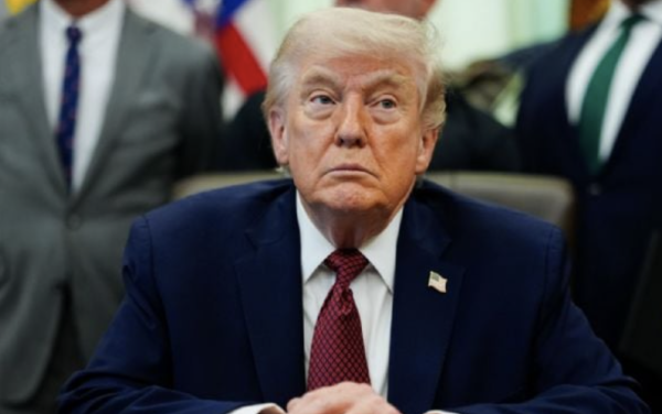 Trump intensifica la presión sobre Irán con sanciones a refinería china y 40 navieras