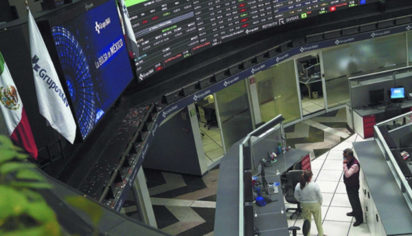 Bolsa mexicana avanza con atención en diálogos de EU e Irán; registra caída semanal