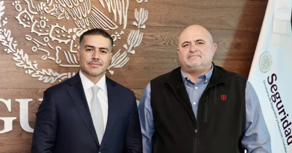 Julián LeBarón se reúne con Harfuch por amenazas contra él y su familia