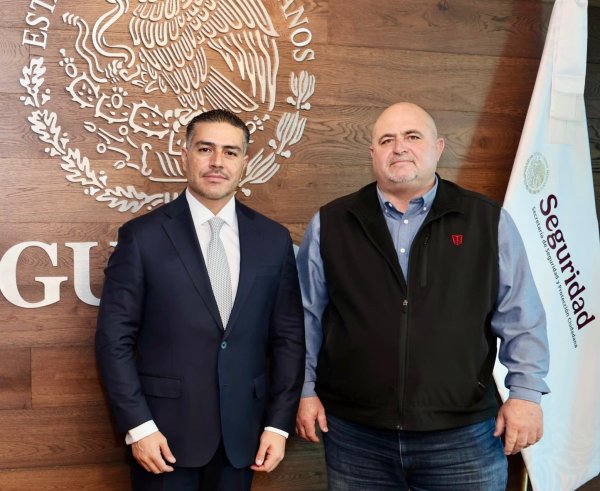 Julián LeBarón se reúne con Harfuch por amenazas contra él y su familia