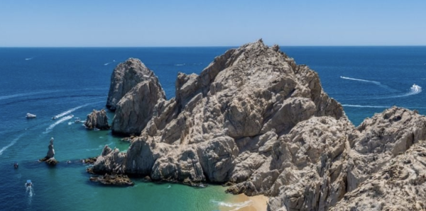 Disminuye 49% la llegada de turistas de EU a Los Cabos en 2026: percepción de inseguridad entre las causas