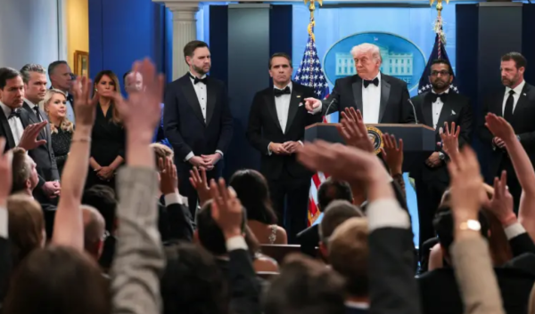 Trump describe al atacante de la cena de corresponsales como un 