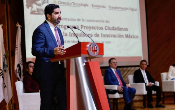 Roberto Lazzeri confirma participación en empresas de EU; asegura que no recibe remuneración y están en 