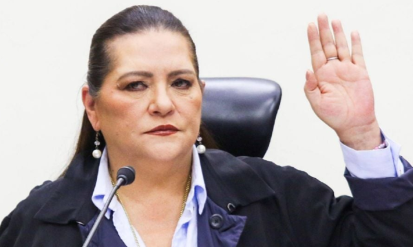 Taddei y colaboradora dieron contratos a empresas 