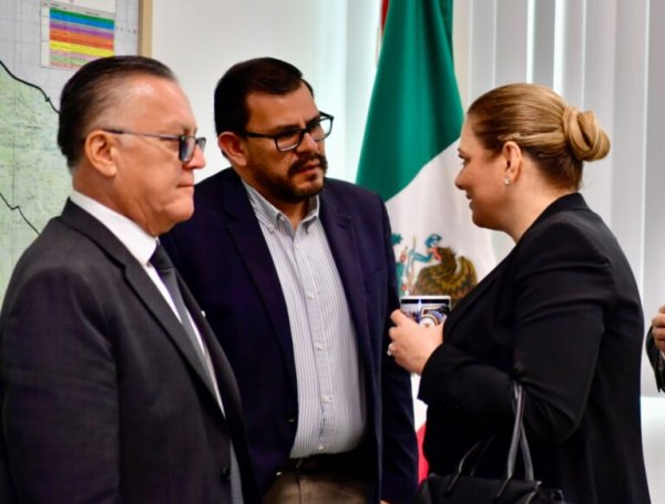 La Gobernadora Maru Campos nombra al lic. Francisco Sáenz como encargado del despacho de la FGE