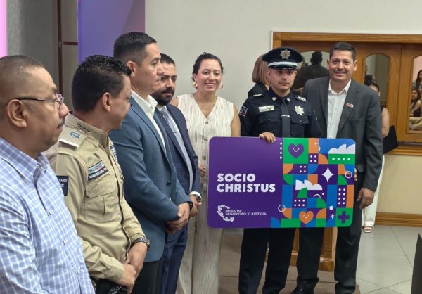 Reciben SSPE tarjetas de beneficio “Apoyando a quien nos protege”