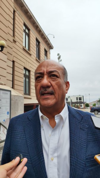 Falsas alertas por “retos virales” en escuelas activan coordinación educativa en el estado: Hugo Gutíerrez