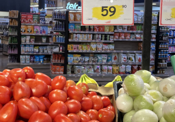 Atribuye al clima en EE.UU. alza en precio del tomate: Benjamín Carrera