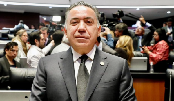 Acusa senador Inzunza “ataque” contra Morena y López Obrador por señalamientos de narcotráfico en su contra