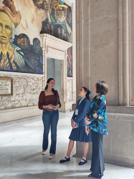 Funcionarios infantiles recorren dependencias estatales en jornada conmemorativa