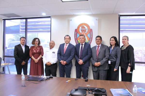 Acuerdan alianza humanista en maestrías y doctorados en Normal Superior