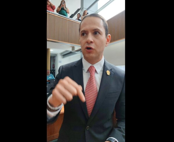 O la presidenta defiende al ex narcopresidente AMLO o salva al país: José Luís Villalobos