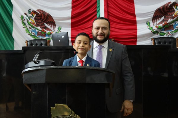 Todo por la sierra y sus niños: Arturo Medina