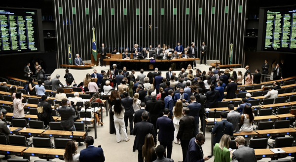 El Congreso de Brasil anula veto de Lula y abre la puerta a una reducción de condena para Bolsonaro