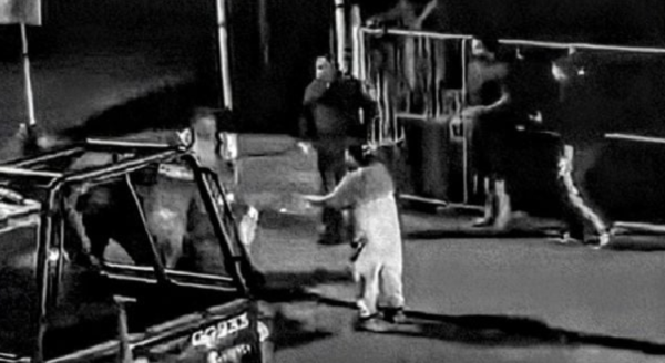 Policía de Cuautla somete con violencia a cinco personas (Video)
