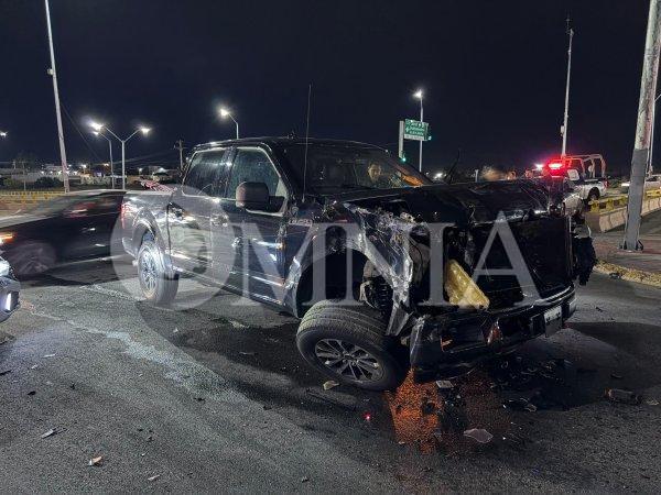 Otra de camioneros; omite semáforo y provoca choque
