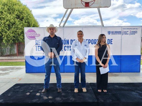 Entrega Maru Campos rehabilitación de la deportiva de Temósachic