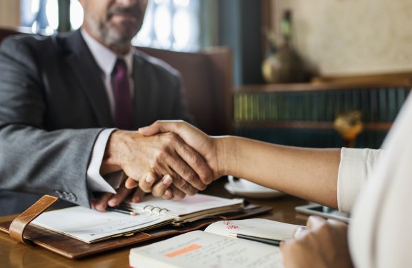 7 Formas en Que un Abogado de Lesiones Personales Ayuda a Maximizar la Compensación