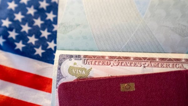Demandan a la administración Trump por restricciones a visas para estudiantes y periodistas extranjeros