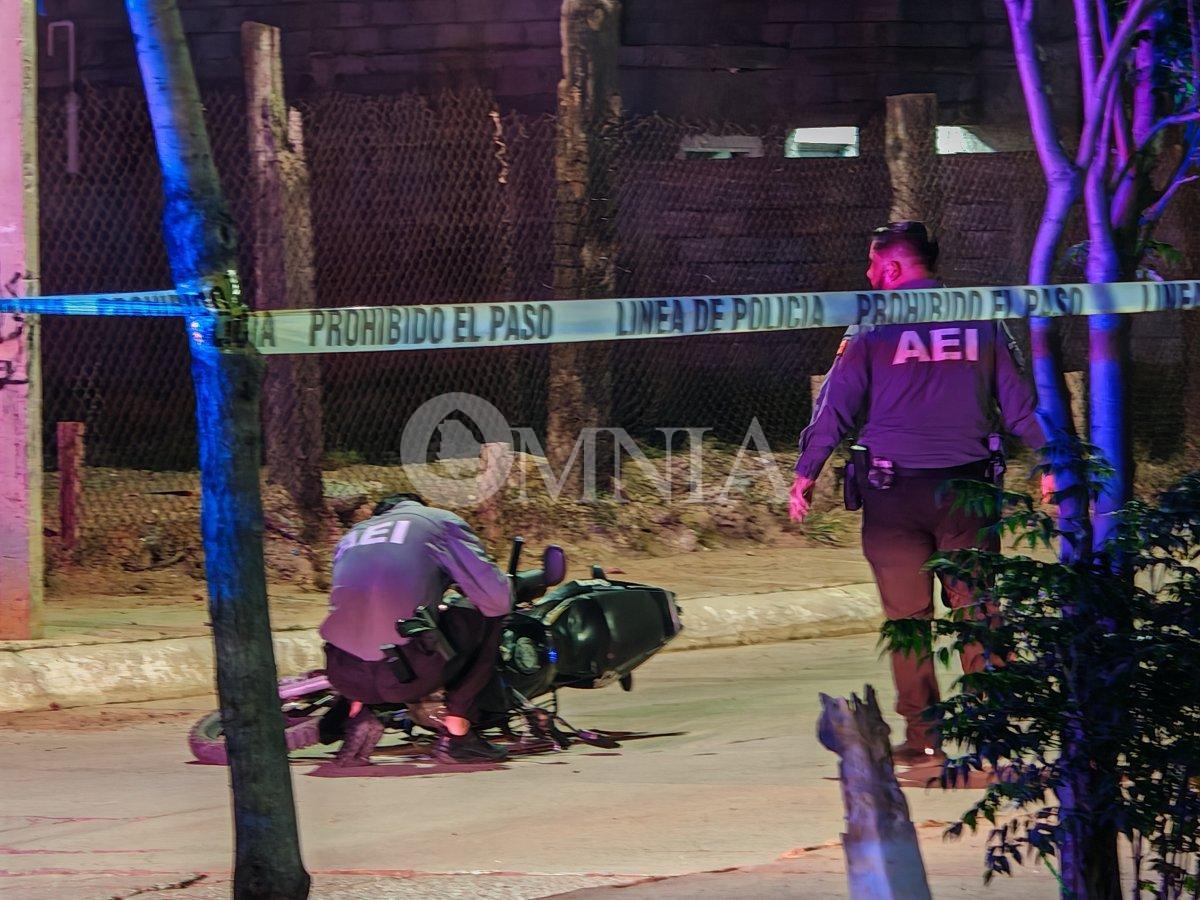 Ataque armado en Villa Juárez; sicario abandona su moto
