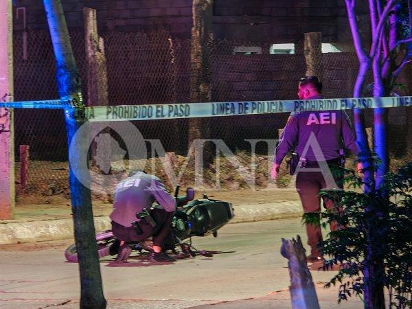 Ataque armado en Villa Juárez; sicario abandona su moto