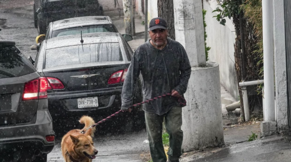 Lluvias e intervalos de chubascos afectarán este martes a 12 estados; llega el frente frío 33