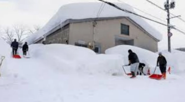 Alertan de más nieve en Japón tras intensas nevadas que han provocado decenas de muertes