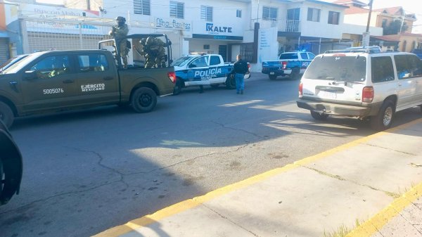 Movilización en la Secundaria técnica 2 por menor armado