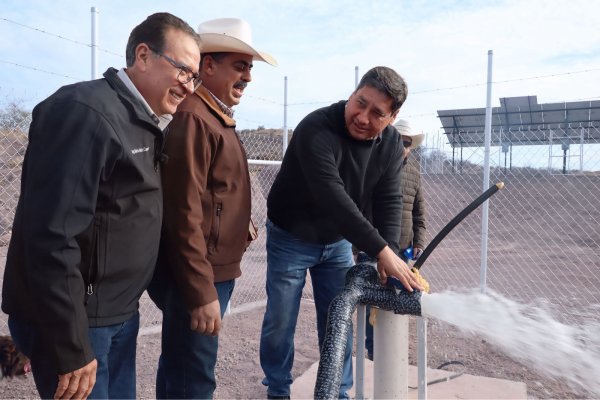 Inaugura JCAS pozo de agua potable en Rancho de Peña, Santa Isabel