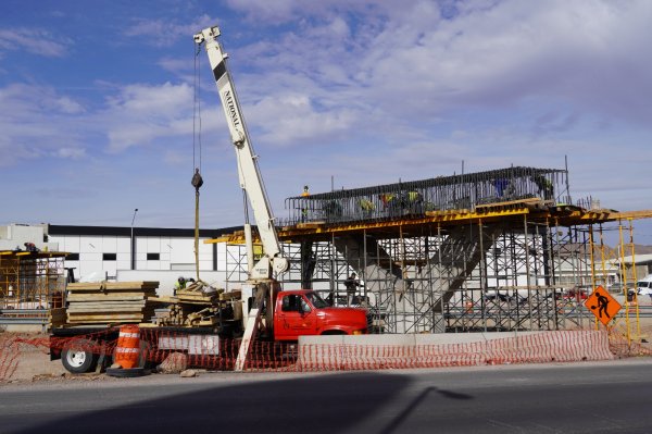 Registra Municipio 29% de avance en construcción de puente Nogales e Industrias