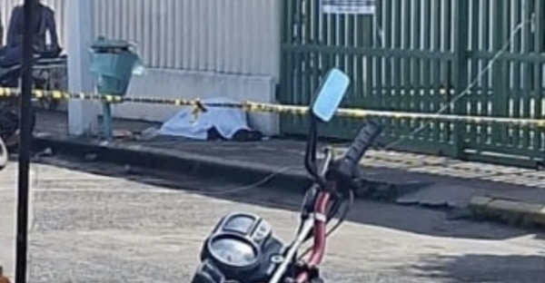 Asesinan a hombre afuera del IMSS en Veracruz; agresores huyen en moto