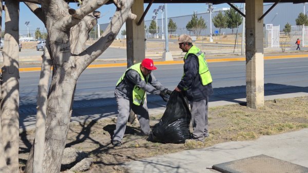 Da atención Municipio a vialidades y espacios públicos diariamente para mejorar la imagen urbana