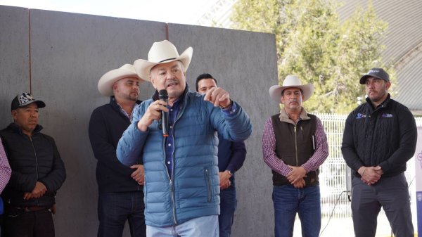 Mario Vázquez refrenda defensa del municipio libre y del federalismo