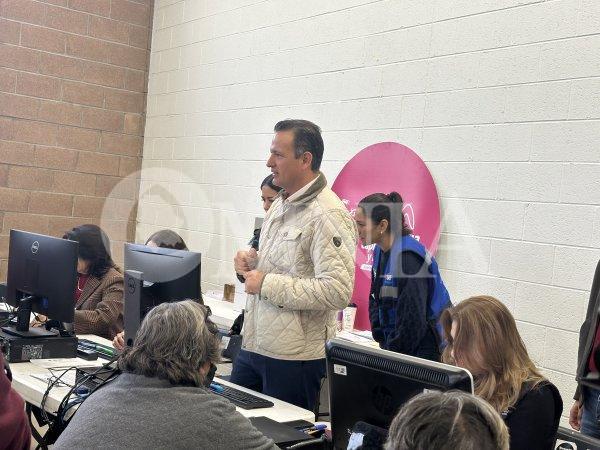 Supervisa Bonilla recepción de documentos del programa PAAM en Punta Oriente