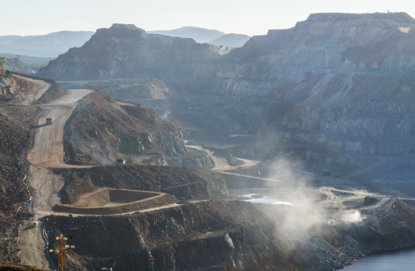 México toma control de 200 concesiones mineras