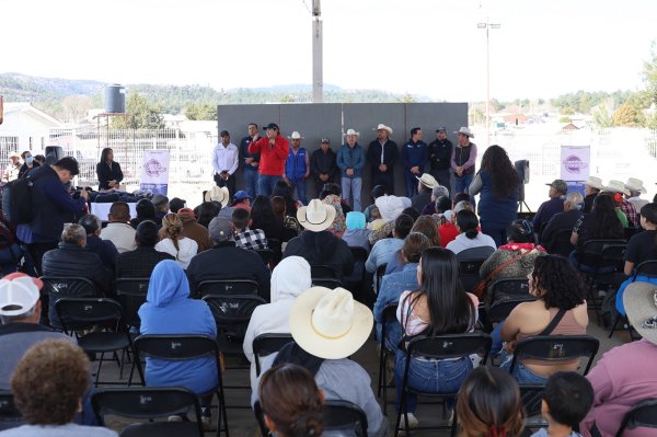 Entrega Estado 6 toneladas de alimento a familias del municipio de Ocampo