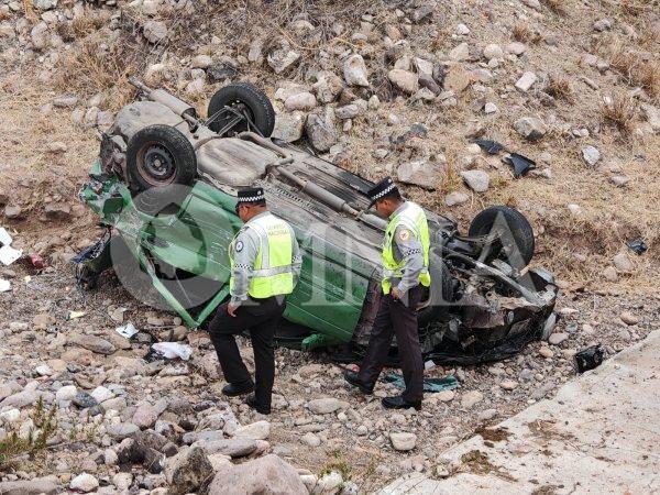 Pareja es trasladada a un hospital tras fuerte accidente en la carretera Chihuahua- Delicias