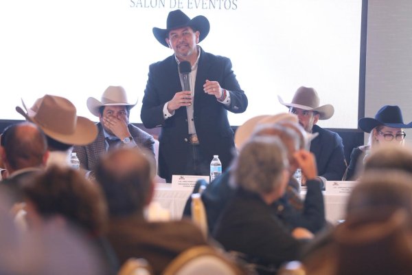 Acompaña Presidente Municipal Cruz Pérez Cuéllar a ganaderos en Asamblea Anual Ordinaria 2026