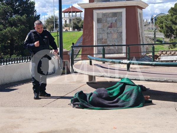 Muere hombre en situación de calle en Monumento a Anthony Quinn