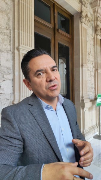 Atendió SCOP más de 146 mil baches en el estado