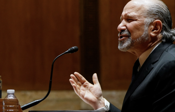 Howard Lutnick, secretario de Comercio de EU, reconoce visita a isla de Epstein