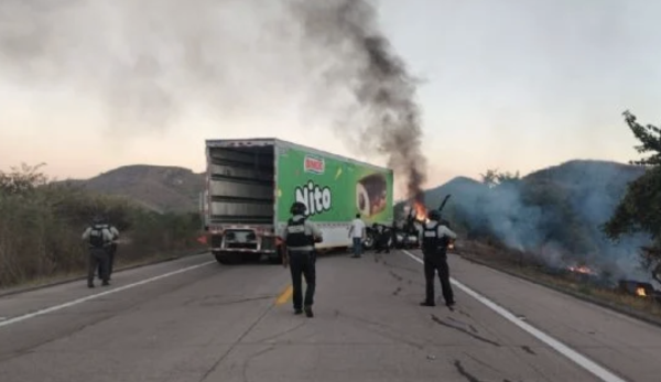 Reportan un nuevo bloqueo en la carretera Mazatlán-Tepic
